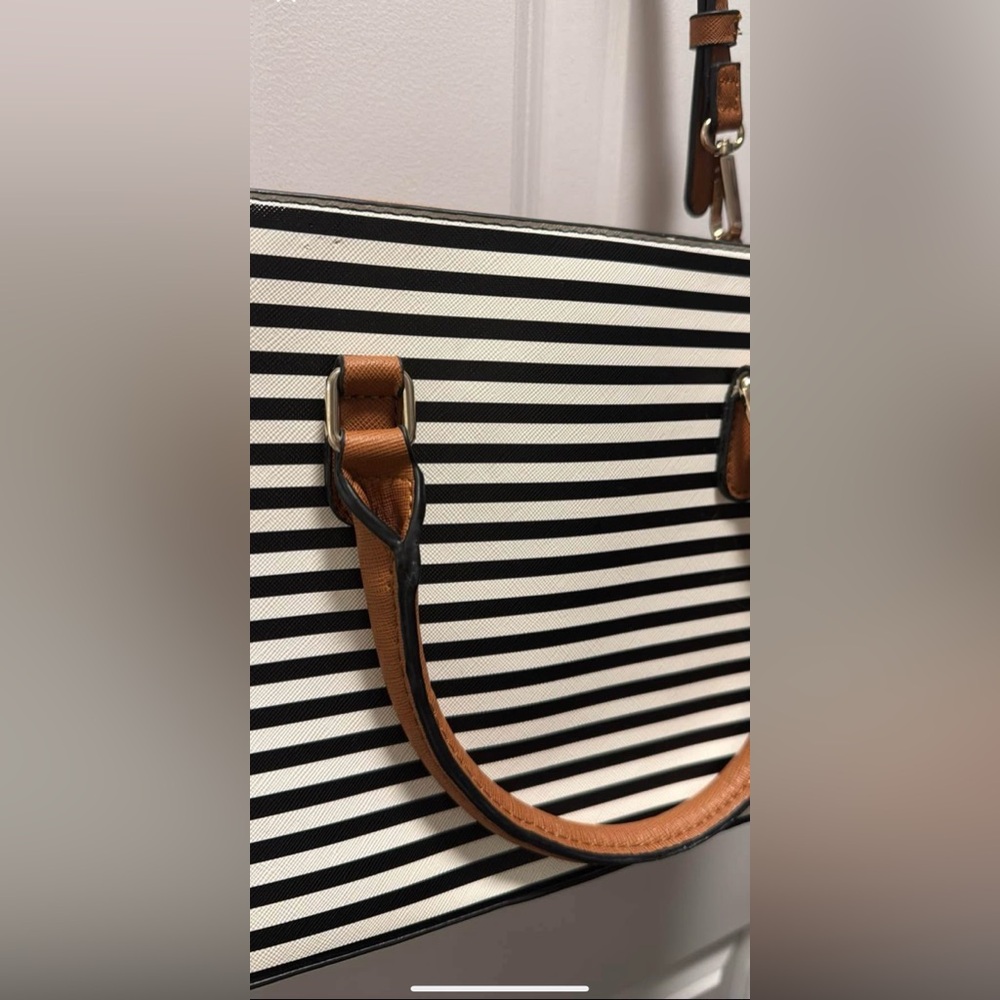 GUESS Striped Purse - Picture 7 of 9